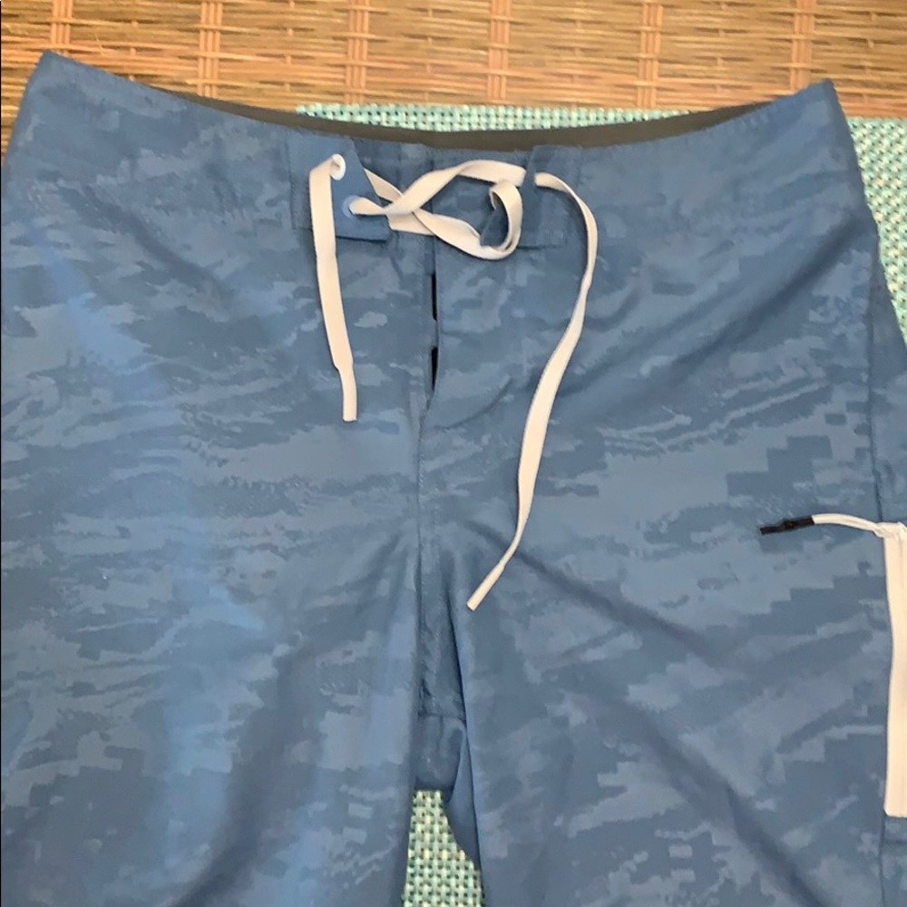 Men’s under armor board shorts